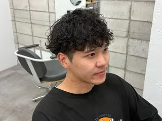 パーマ メンズ 高山 健のヘアスタイル