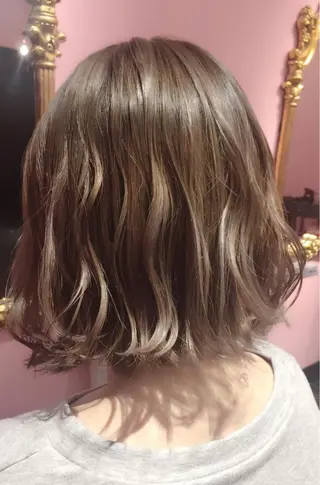 ミディアム カラー 櫻井 愛弓のヘアスタイル