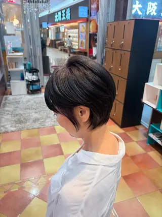 ショート カラー 長谷川 賢治のヘアスタイル