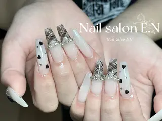 ネイル E.N🦋 長さ出し/持ち込みのネイルデザイン