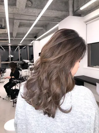 セミロング カラー ブリーチ 透明感HIDEのヘアスタイル