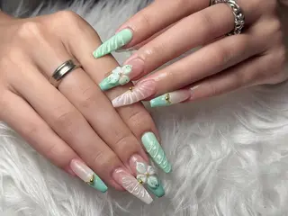 ネイル Mika Nails 心斎橋のネイルデザイン
