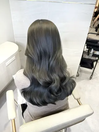 ロング カラー 透明感カラー🌿 グレージュ🐺陽介のヘアスタイル