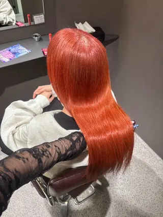 カラー 三浦 彩花のヘアスタイル