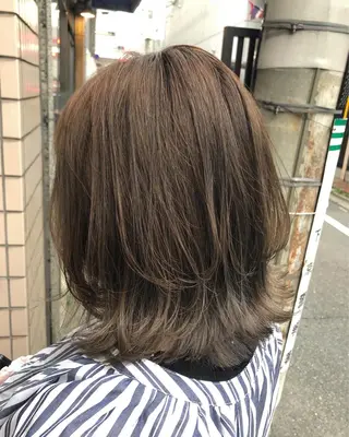ミディアム カラー 西村 有紗のヘアスタイル