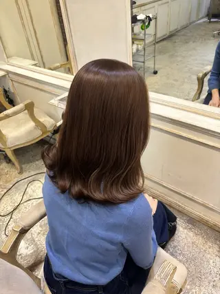 ミディアム カラー 柔らかベージュ 🤎YUKAのヘアスタイル