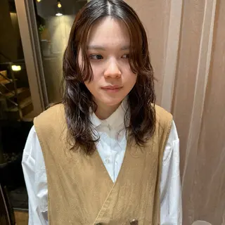 ミディアム パーマ 大橋 芽衣のヘアスタイル