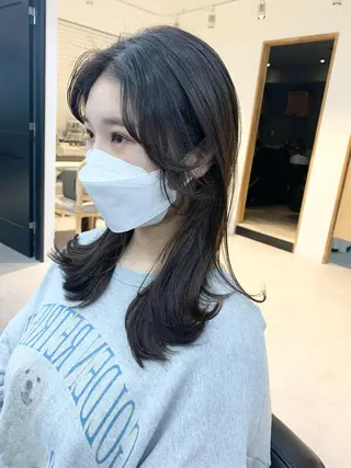 ミディアム カラー パーマ ヘアアレンジ メンズ キッズ ネイル マツエク・マツパ アイブロウ 似合せレイヤー/ 柔らか透明感カラーのヘアスタイル