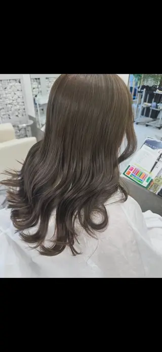 ロング 西村 涼のヘアスタイル