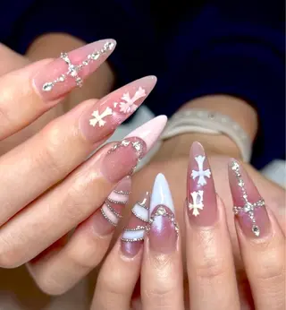 ネイル Genie Mika Nailsのネイルデザイン