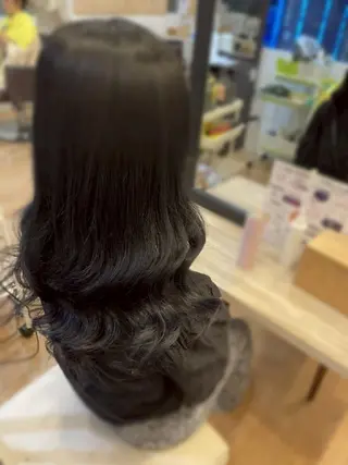 カラー ソウワ ヒナコのヘアスタイル