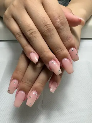 ネイル PEEKABOO京橋 HINA1級保持✨のネイルデザイン