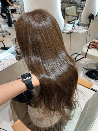 セミロング カラー ブリーチなしベージュ レイヤーカットはるかのヘアスタイル