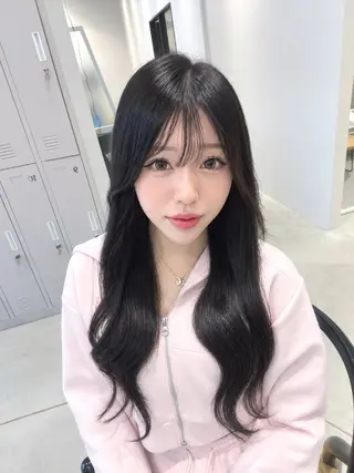ロング 小池 夏美のヘアスタイル