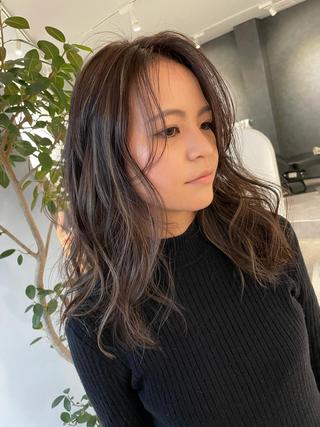 セミロング 岸川 恭子のヘアスタイル