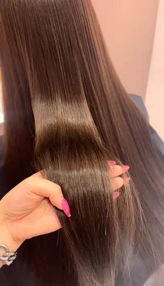 ロング カラー 𝑴𝑶𝑲𝑨渋谷 トレンド韓国ヘア🩷のヘアスタイル