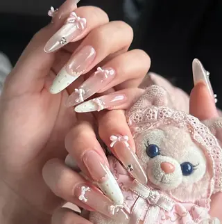 ネイル 🐳彩羽チップ 長さだし専門🐳のネイルデザイン