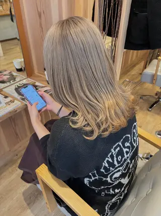 ミディアム カラー 神谷 涼のヘアスタイル