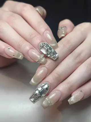 ネイル NIE NAIL Luxeのネイルデザイン