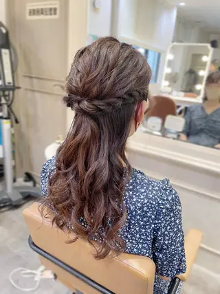 ヘアアレンジ 🎼デザインカラー ヘアメ たま🎀のヘアスタイル