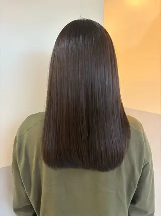 ロング カラー 伊藤 紗優のヘアスタイル
