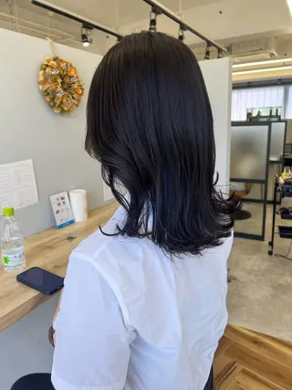 セミロング 檜谷 晴　顔周りカットのヘアスタイル