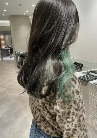 ロング カラー サキ🤍ハイトーン 🪩レイヤーカットのヘアスタイル