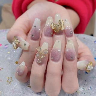 ネイル Queens テイのネイルデザイン