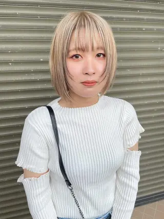 ミディアム カラー LOBBY HIMERIのヘアスタイル