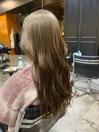 ロング カラー 透明感カラー🌿 グレージュ🐺陽介のヘアスタイル