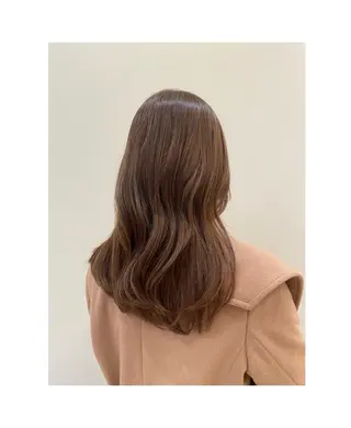 カラー 新嵩 真理のヘアスタイル