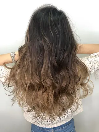 ロング カラー sato yoのヘアスタイル