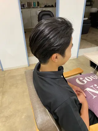 ショート パーマ メンズ 饒平名 知也のヘアスタイル