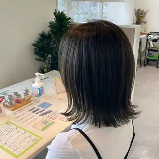 ミディアム 飯島 成美のヘアスタイル