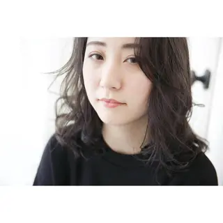 ミディアム カラー fio マナミのヘアスタイル