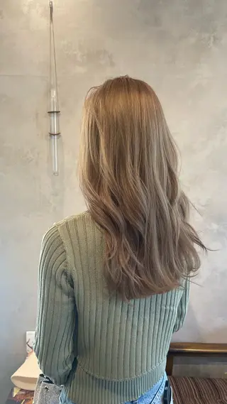 ロング カラー 橋本 実奈美のヘアスタイル