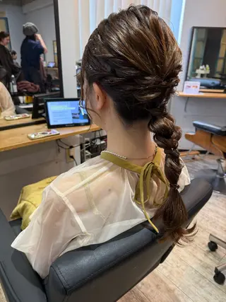 セミロング ヘアアレンジ 加藤 まりえのヘアスタイル