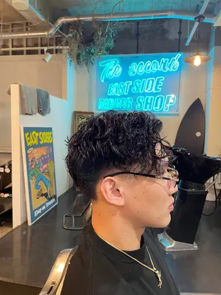 ショート パーマ メンズ 阿部 慈導のヘアスタイル