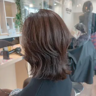 ミディアム 岩田 祐加のヘアスタイル