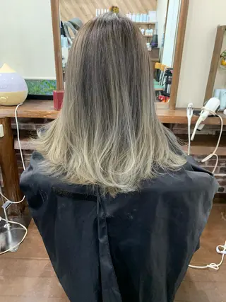 ミディアム 神 甚八のヘアスタイル