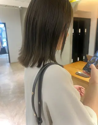 ミディアム 似合わせレイヤー ＆縮毛矯正のヘアスタイル