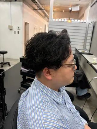 ショート パーマ メンズ ブリーチ有無Wカラー メンズパーマ大成のヘアスタイル