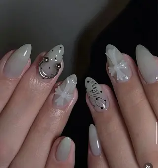 ネイル Lenie Nail Salonのネイルデザイン