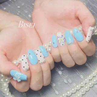 ネイル 🦋 Queenieのネイルデザイン