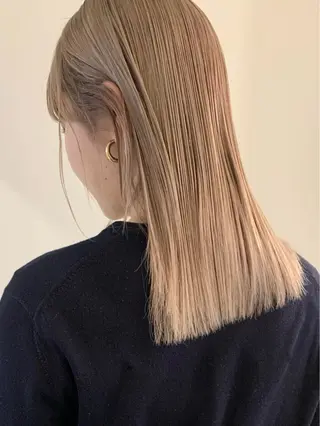 セミロング カラー 落合希 Olivebeigeのヘアスタイル