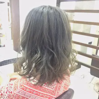 ミディアム カラー 大平 美沙のヘアスタイル