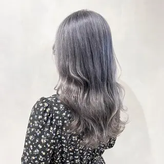 セミロング カラー 🩵ブリーチカラー MIORI🩵のヘアスタイル