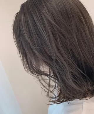 ミディアム カラー 石井 静のヘアスタイル