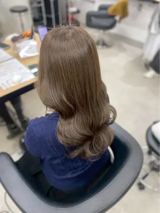 ロング カラー 韓国レイヤー透明感 艶カラー美髪縮毛矯正のヘアスタイル