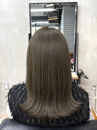 セミロング カラー 長代 結日香のヘアスタイル